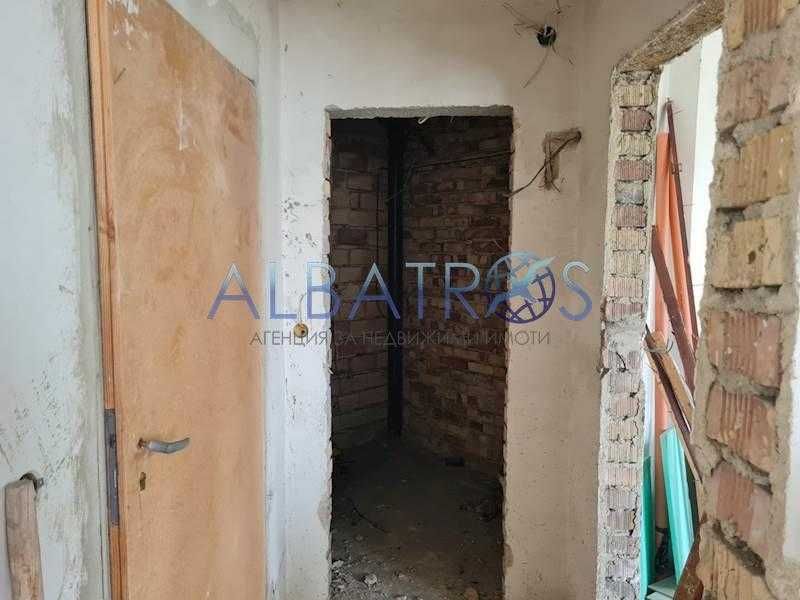 Продава се Двустаен апартамент в Варна, Колхозен пазар - 65 кв.м за 1331 €/кв.м - Снимка #4