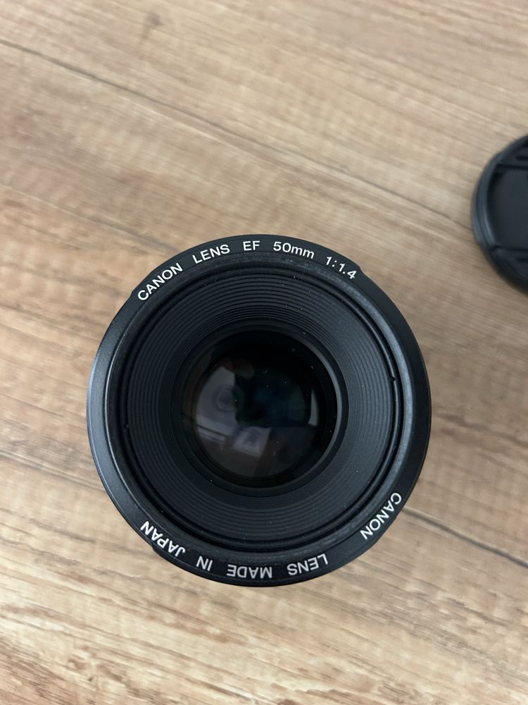 Canon 50mm 1.4 + HOYA UV Filter