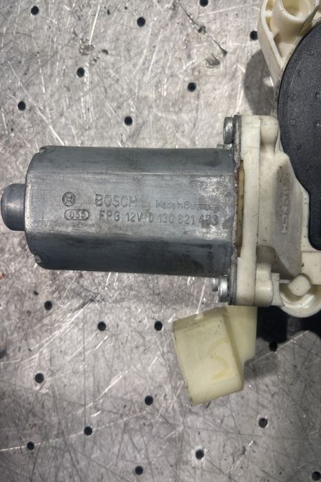 Motoras macara geam spate stanga A 219 820 05 42 Mercedes-Benz CLS-Cl