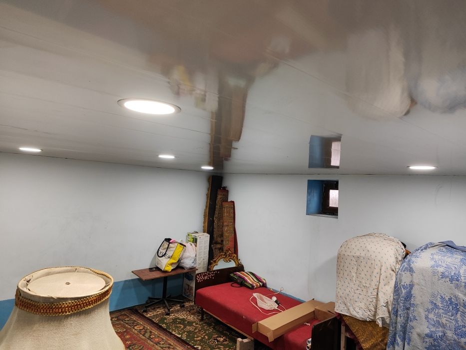 Сотилаади ховли 6 сотих.