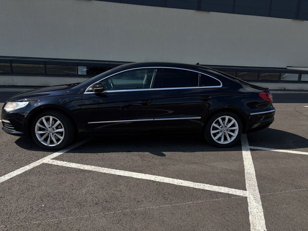 Volkswagen Passat CC 2.0 TDI 140 CP 2011