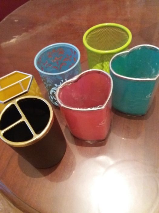 Подставки для ручек, карандашей.