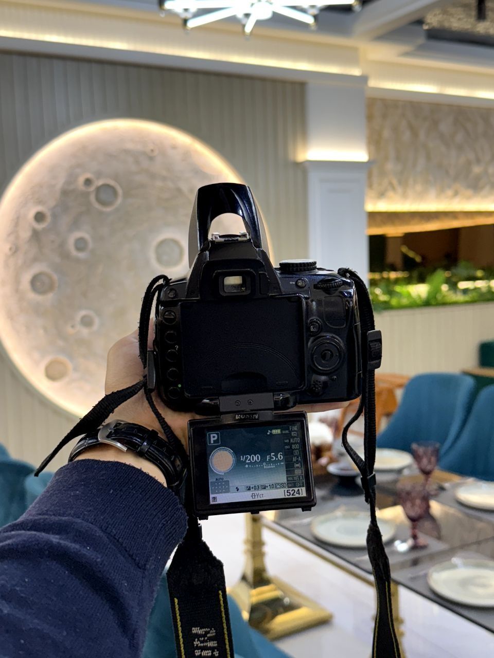 Продаётся/Sotuvda Nikon D5000