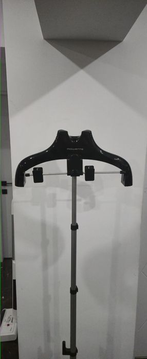 Statie de calcat vertical cu aburi Rowenta