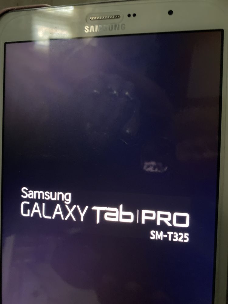 Samsung galaxy tab pro SM - T 325 16 gb