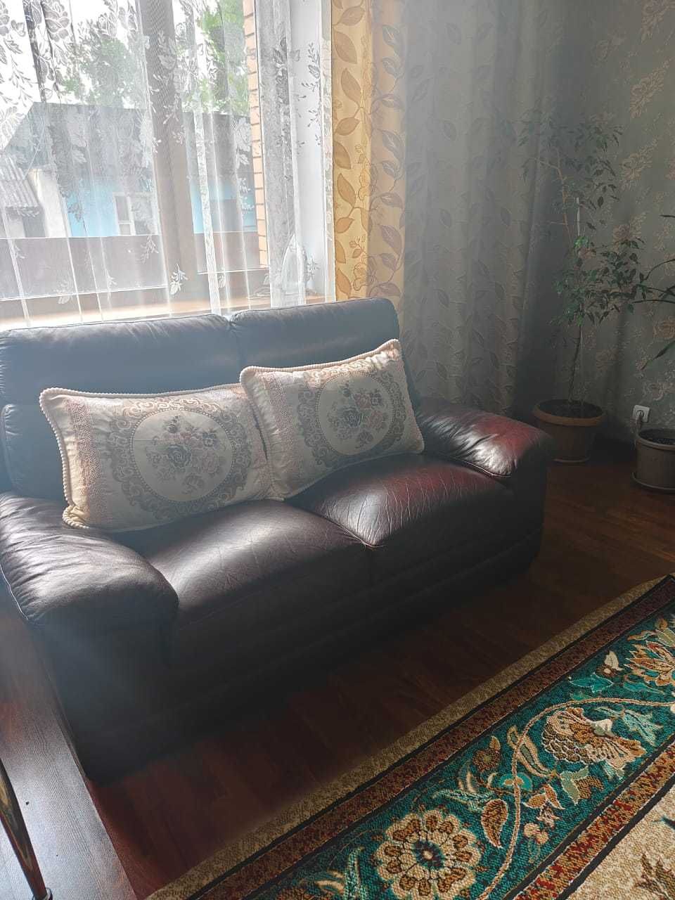 Продам мягкую кожанную мебель
