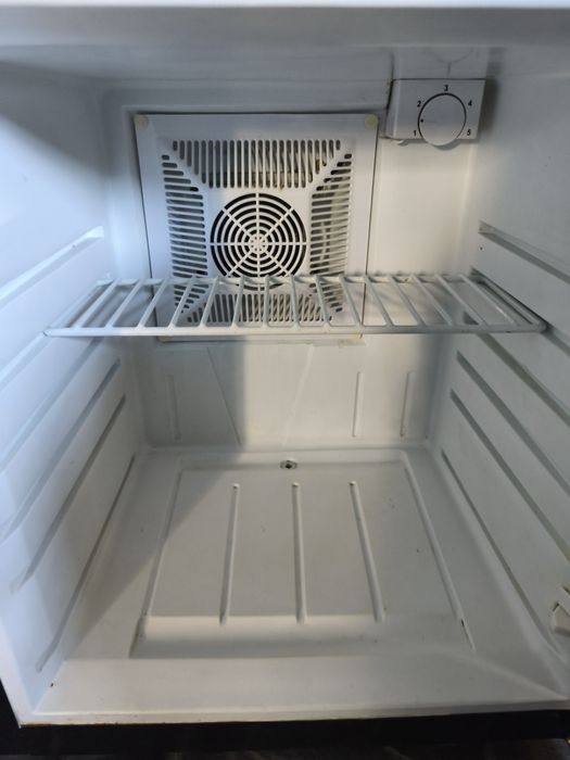 Vând minibar/frigider Everglades