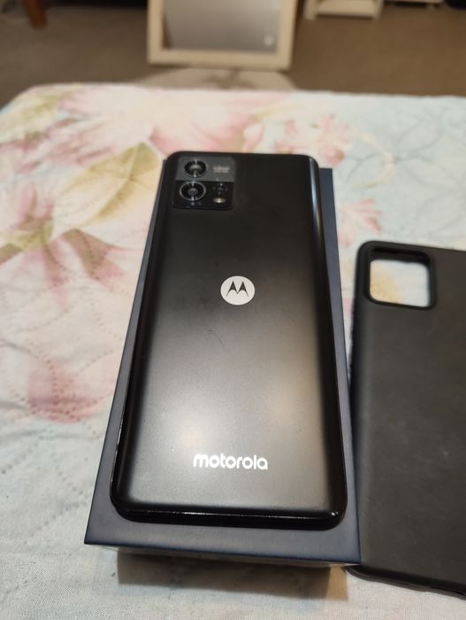 Телефон Motorola G72