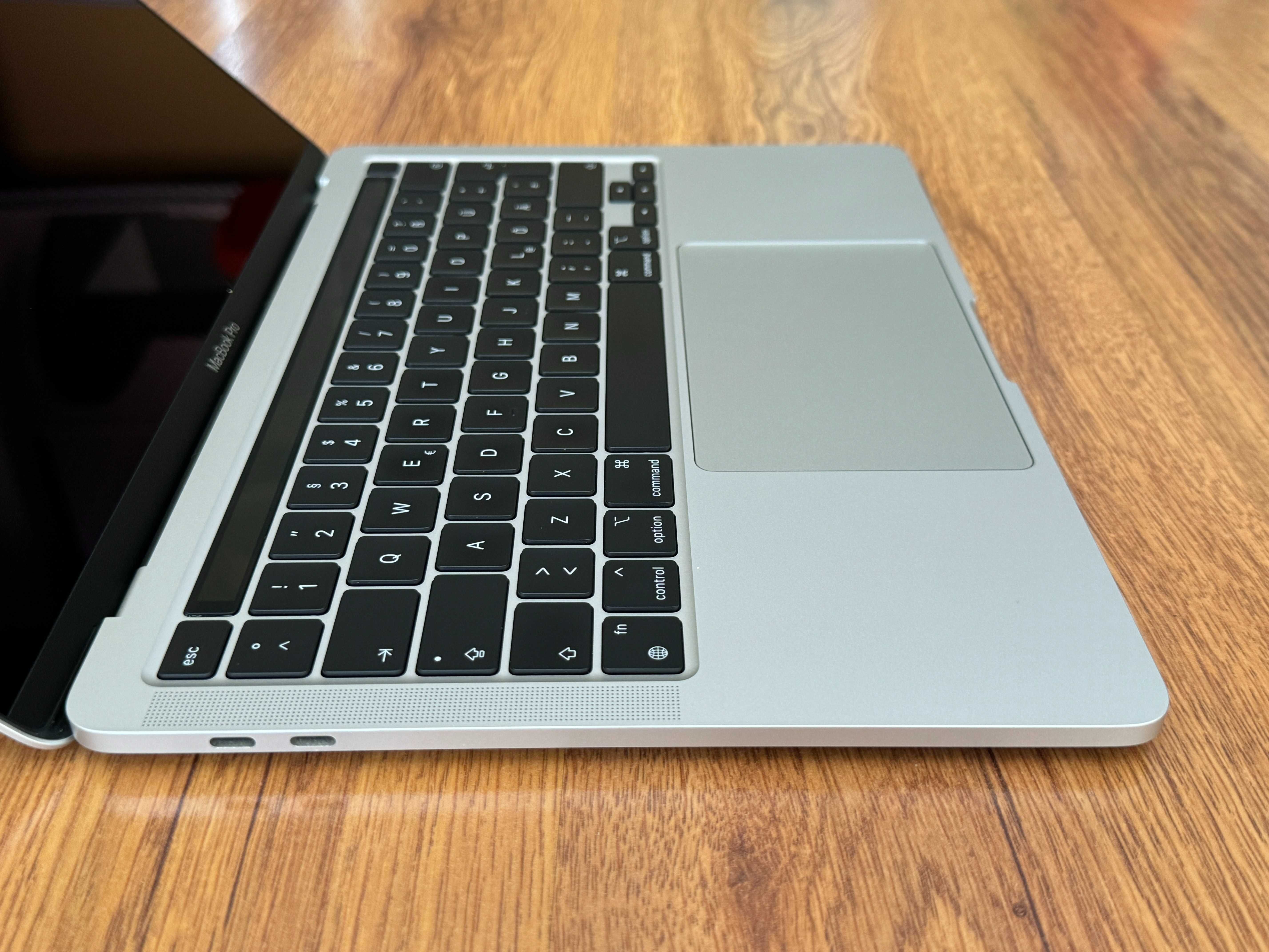 13.3' Apple MacBook Pro M1 2020 Silver 8GB RAM/256GB SSD/Бат 14ч