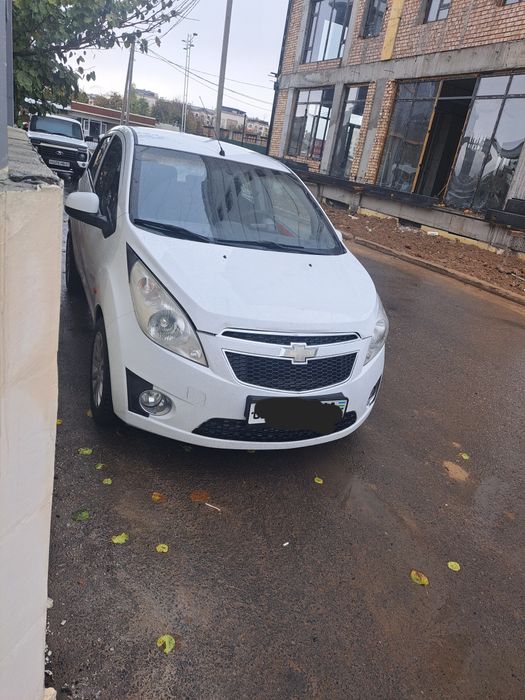 Spark Sotiladi 2011 yil 3 poz 350.000 probeg