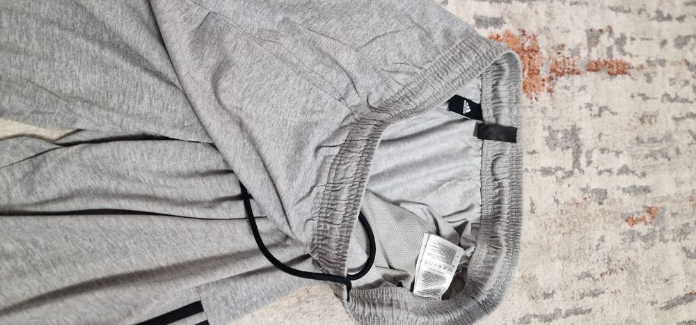 Vand pantaloni trening