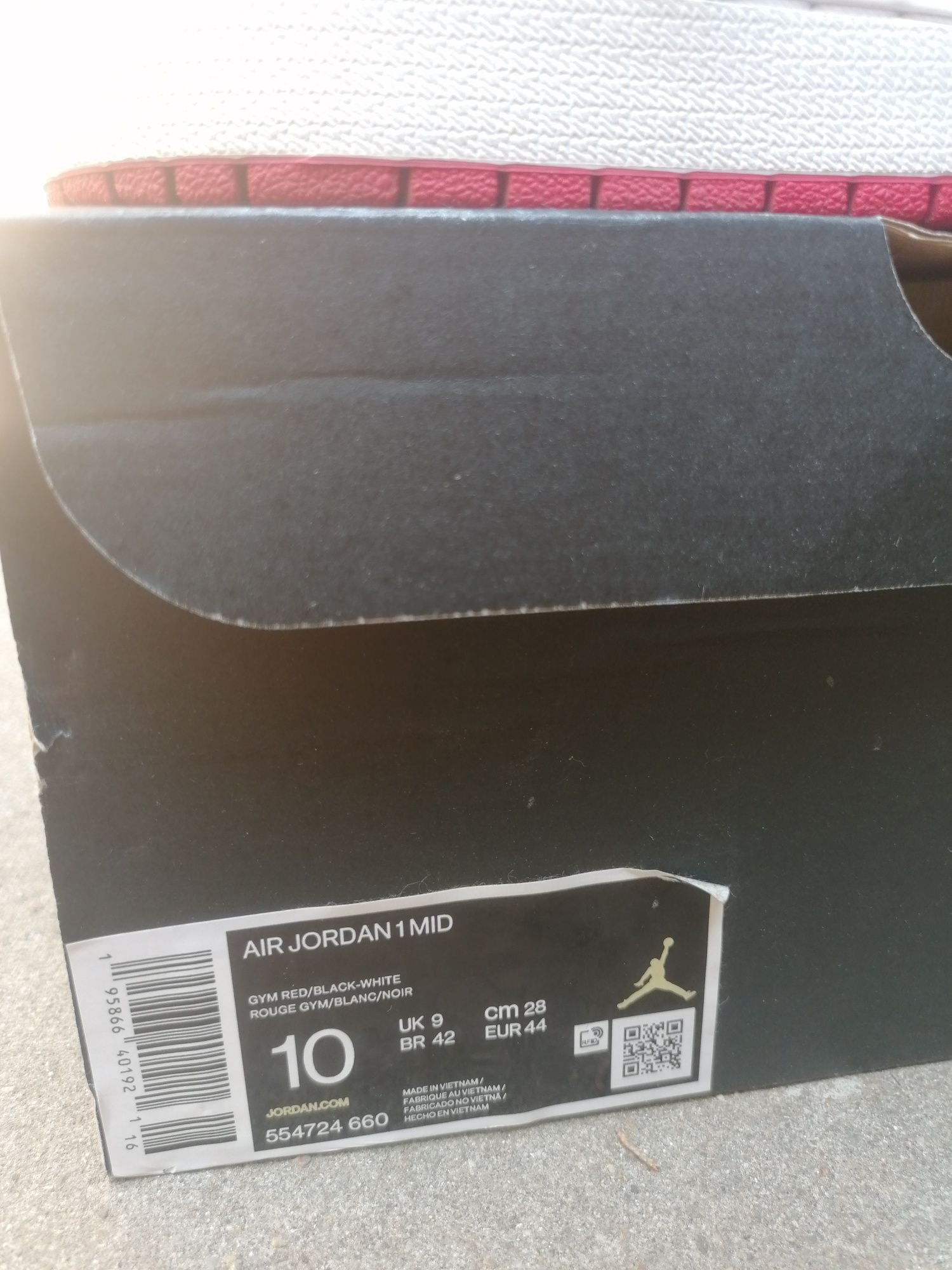 Air Jordan 1 Reverse Bred
