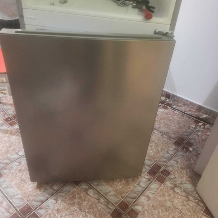 Uși cu balamale combina frigorifica Beko RCNA 400E20ZXP