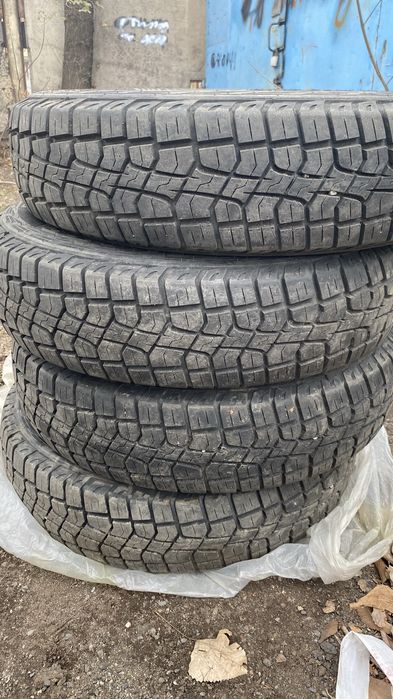 Продам комплект резины 185/75/16