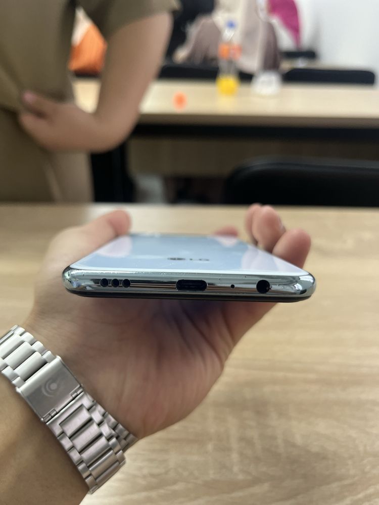 LG sotiladi holati zor tiniq