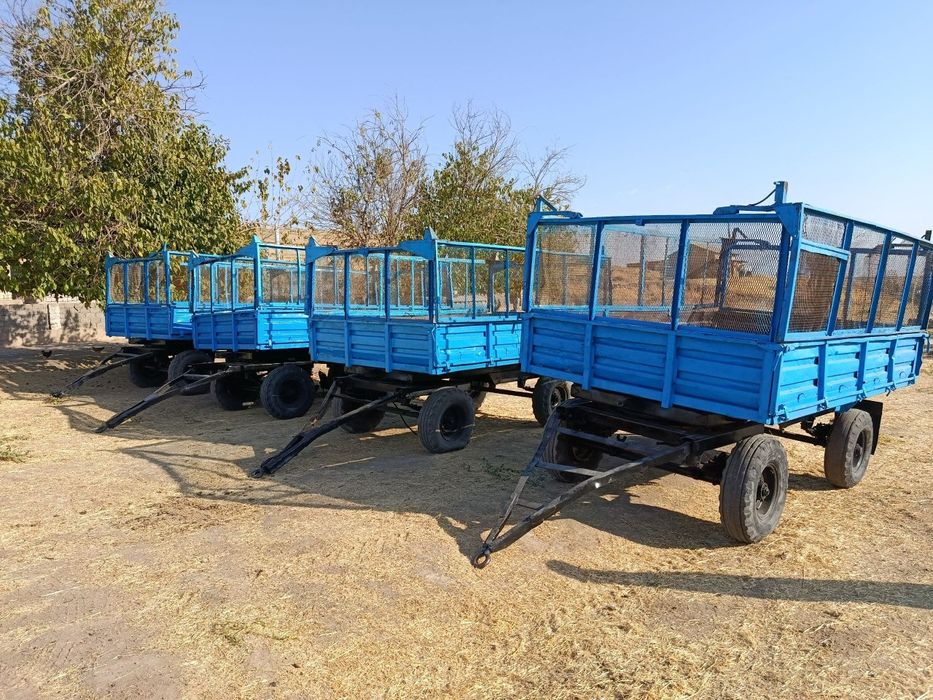 Traktor prsebi sotiladi
