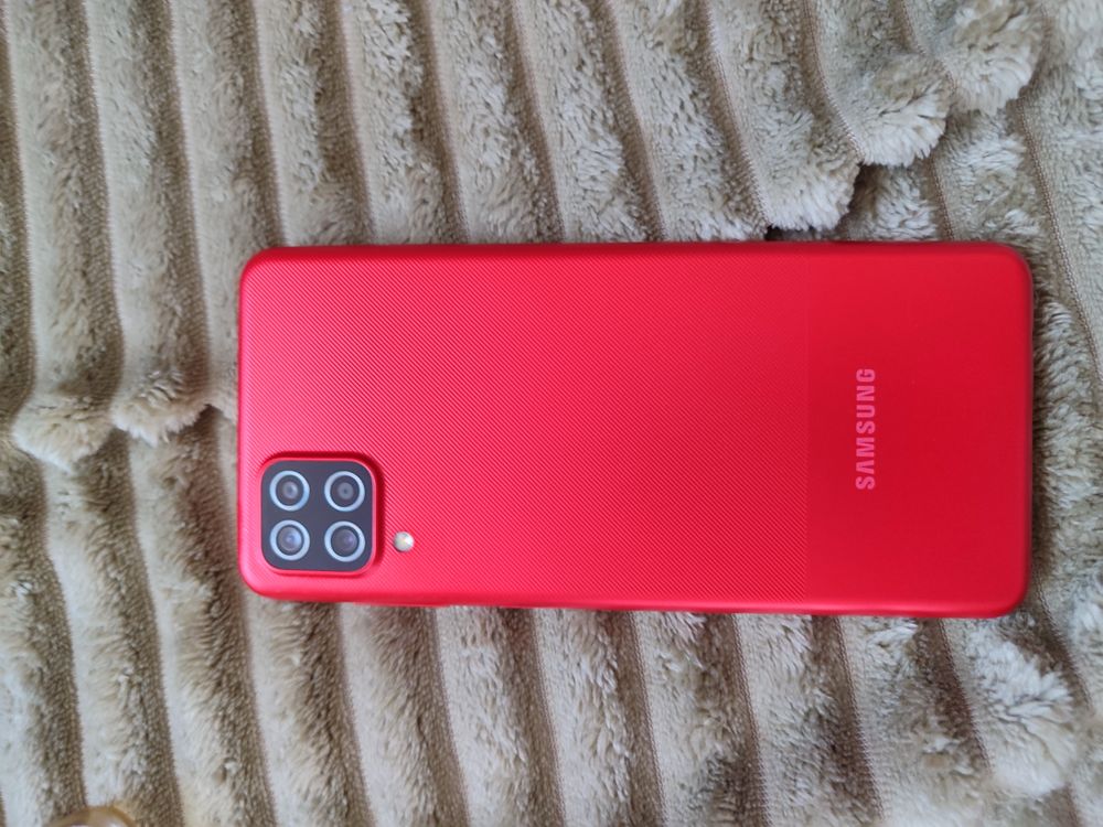 Продам  Samsung Galaxy a 12