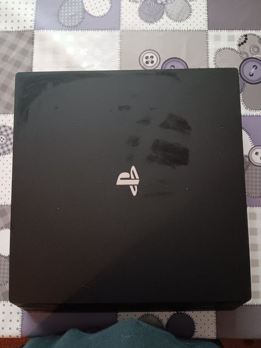 PS4 Pro 1TB+2 контролера