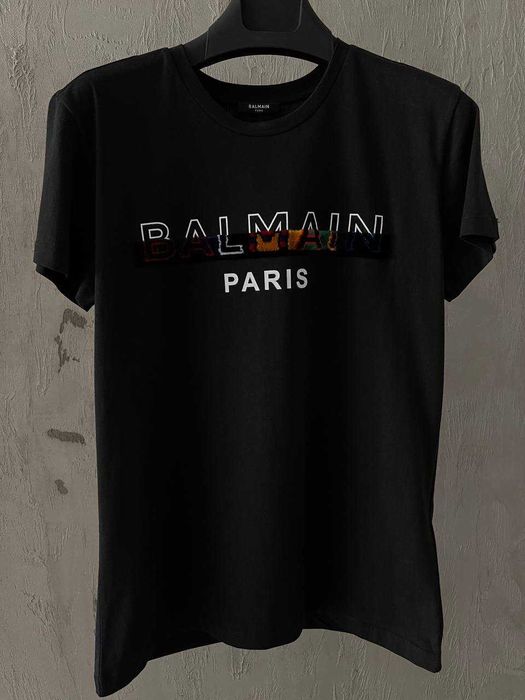 Оригинална тениска Balmain Paris – черна с цветно лого, размер  XL