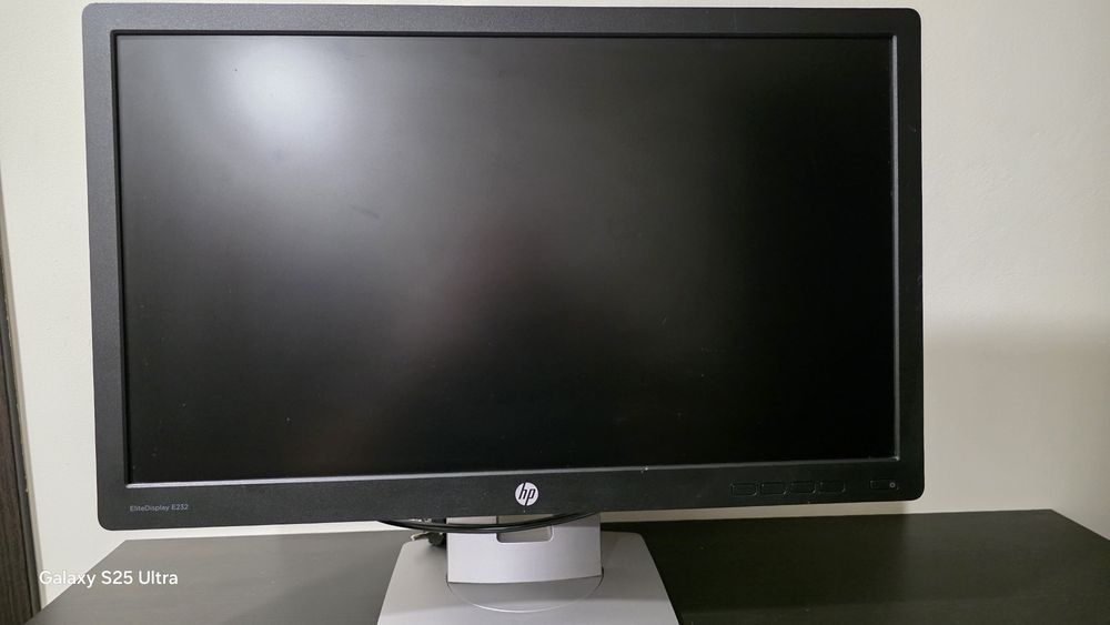 HP EliteDisplay E232