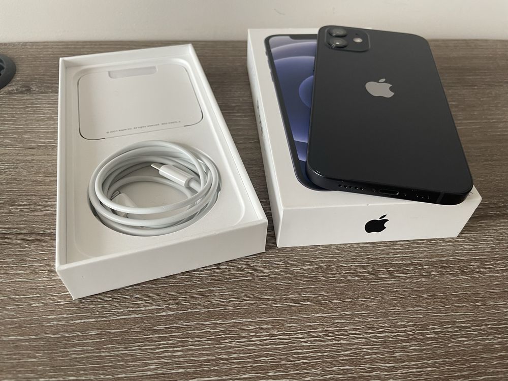 Чисто Нов - Iphone 12 64 GB