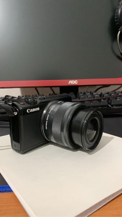 Продаю фотоаппарат Canon EOS M100
