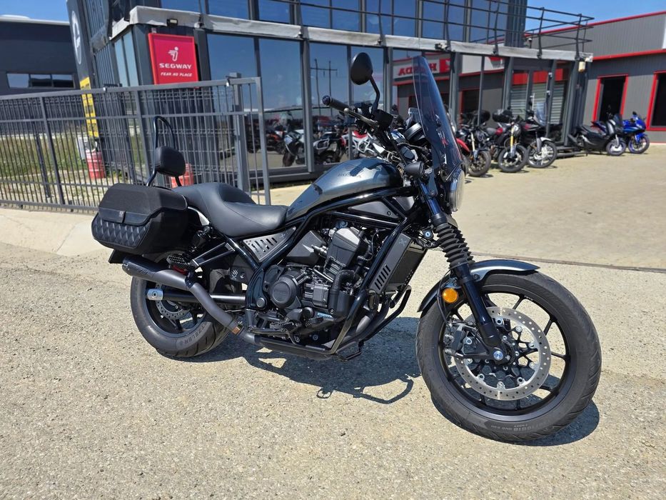 Honda Rebel 1100 Honda Rebel 1100 DCT (2023) – primul proprietar + Accesorii Premium