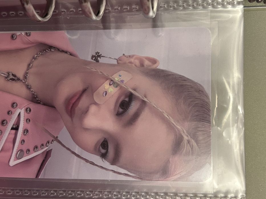 Kpop карти на различни групи