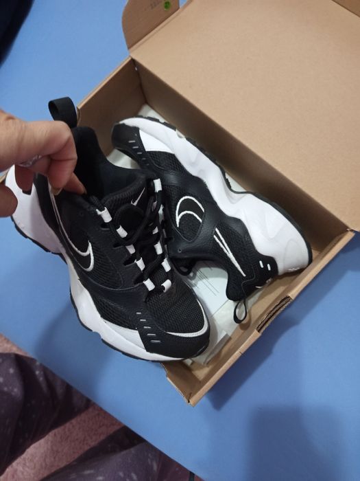 Два чифта дамски маратонки Nike