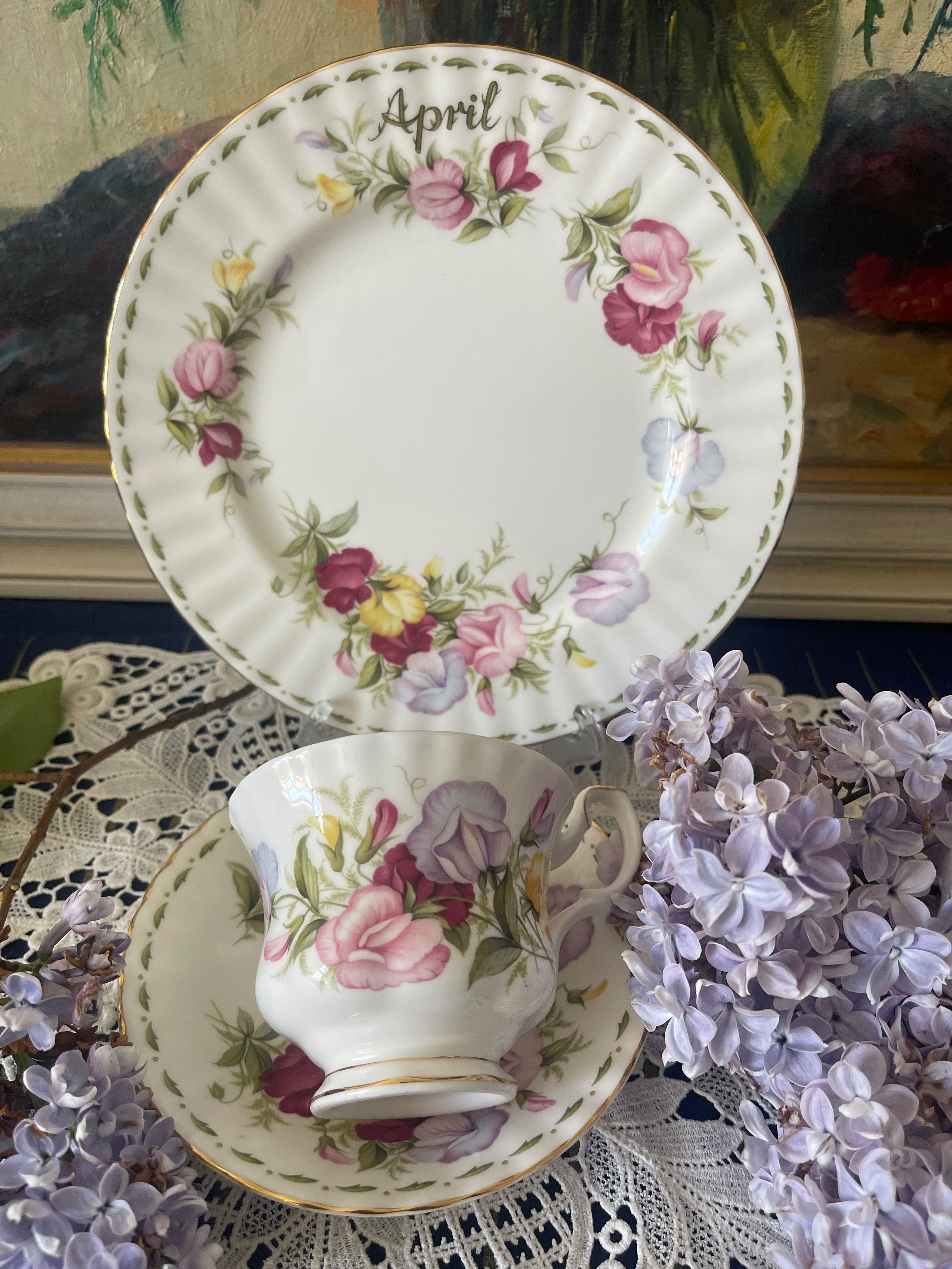Колекционерски чаши Royal Albert – Flowers of the Month – Април и Юни
