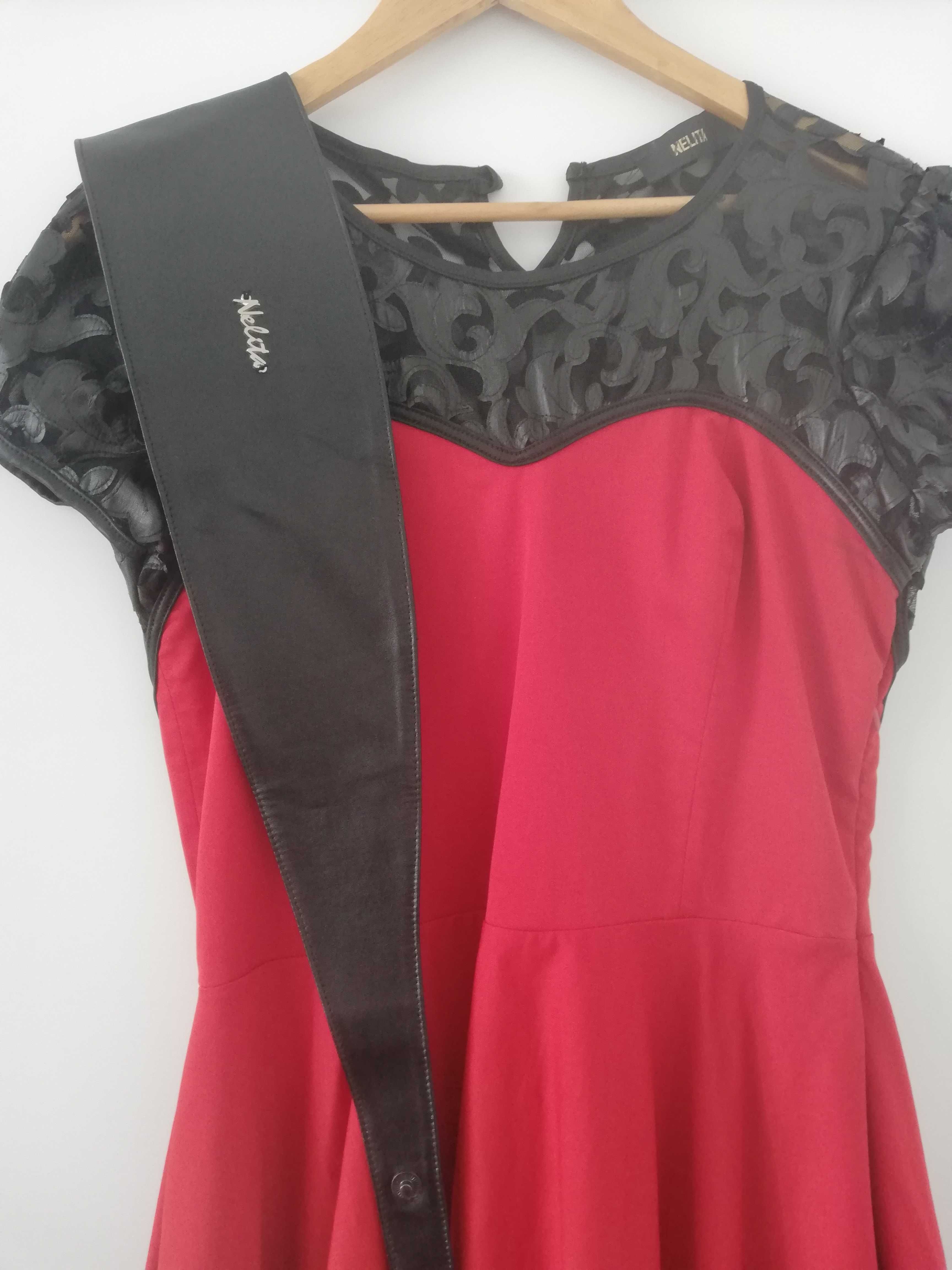 Червена рокля с черна дантела и колан Nelita