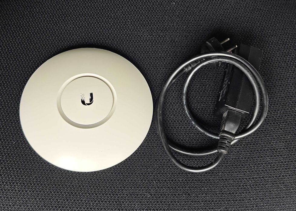 Ubiquiti UniFi UAP-AC-Lite с подарък PoE инжектор