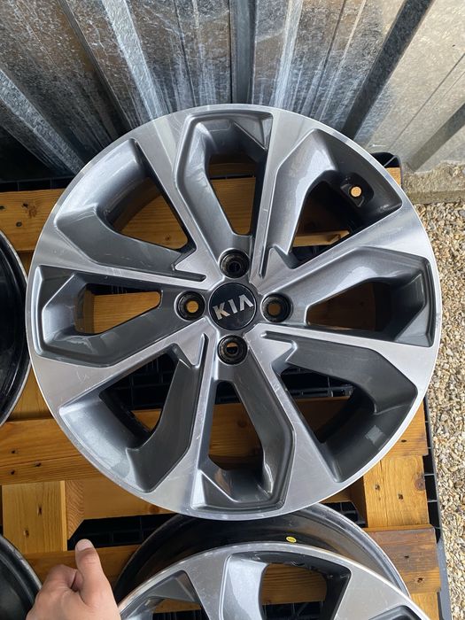 17 цола 4 х 100 мм Киа Рио , Стоник , Kia Rio , Stonik