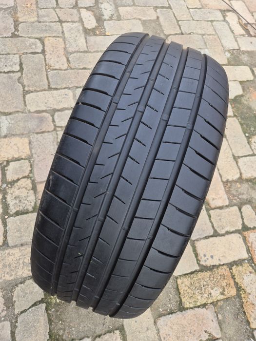 O bucată 265 45/40 R21 vară - una Pirelli Bridgestone Hankook