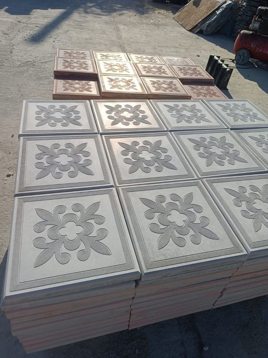 Vând pavele ,borduri rigole ,capace de gard