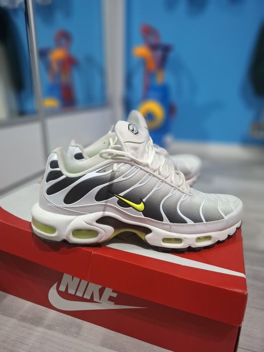 Nike TN Air Max Plus White Black Volt 

Изображенията