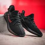 Маратонки Yeezy Adidas оригинални номер 42 черен цвят мъжки модел