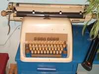 Пишеща машина Адлер