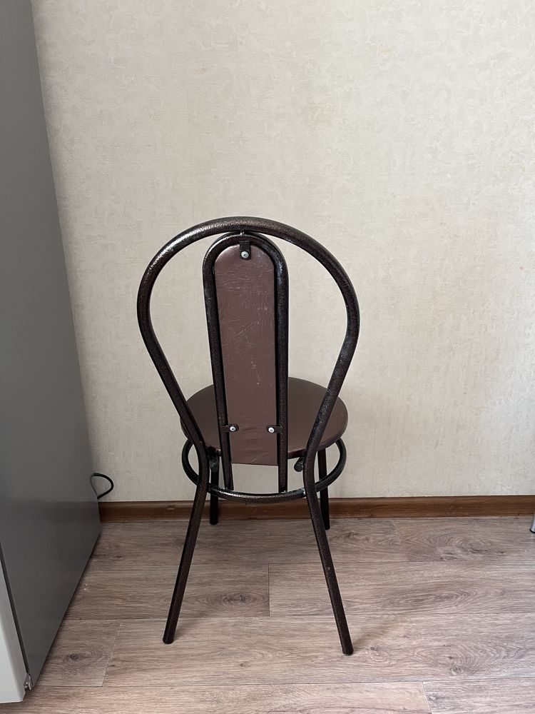 Продаю стулья 4 штук
