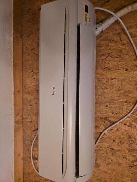 Продавам  Климатик HAIER