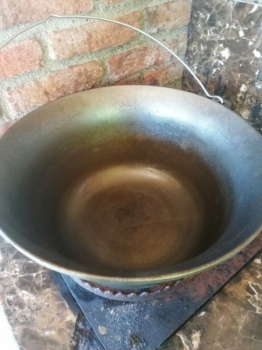 Vând ceaun 22 litri, nou