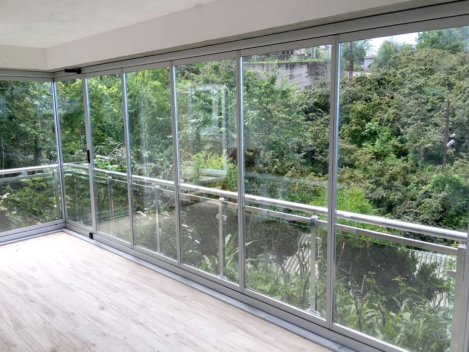 Inchidere terasa sticla glisanta securizata 24 rate fara dobanda