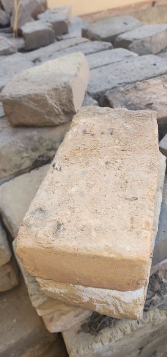 Пишган ғишт 600 сўм янги