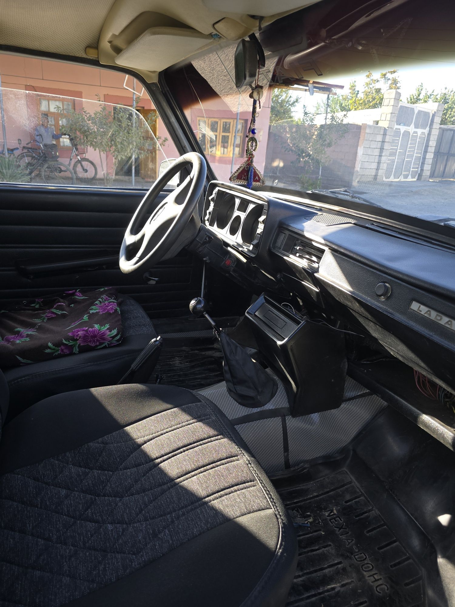 Vaz-21053 sotiladi