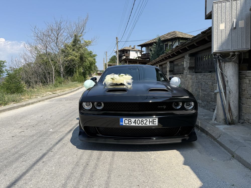 Кола под наем за бал, сватба, клип Dodge Challenger SRT Hellcat