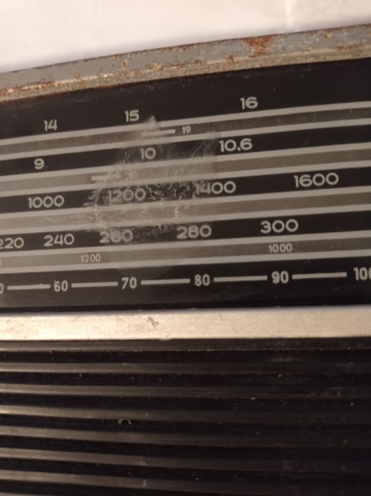 Vând/Schimb Radio Albatros,prinde un post fără antenă,starea din foto.