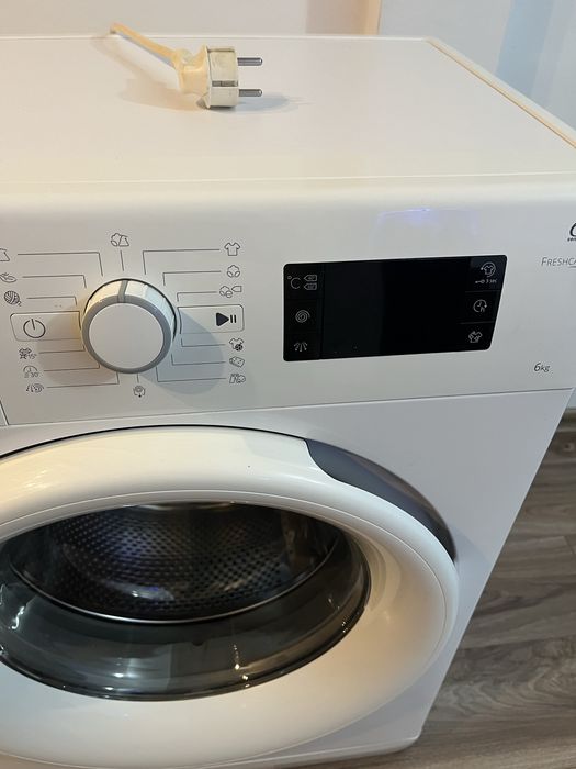 Masina de spalat rufe Whirlpool 6kg Slim