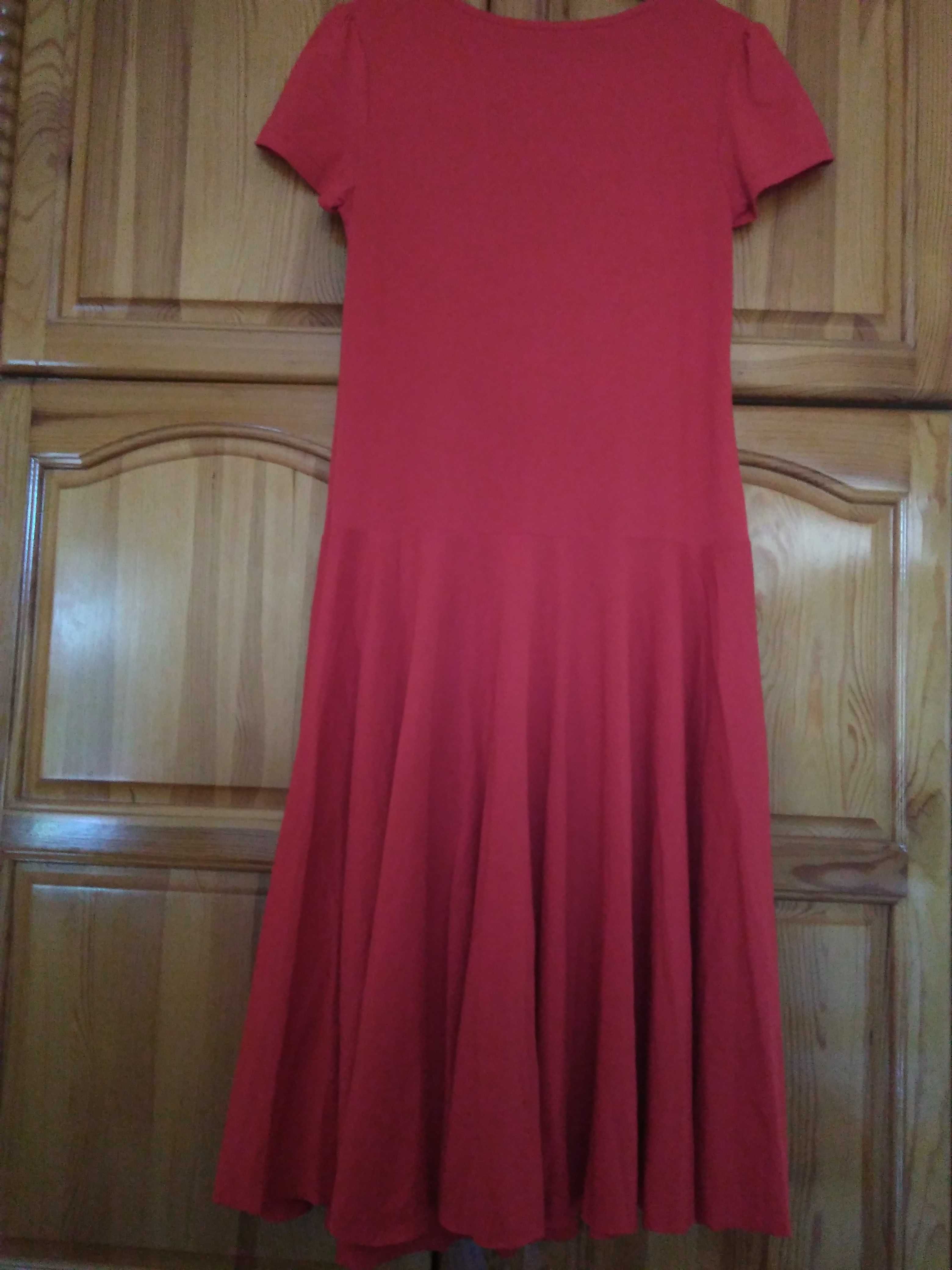 Червена памучна рокля