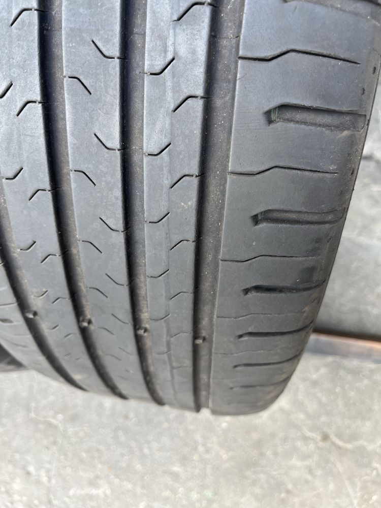 2 бр. летни гуми 215/55/17 Continental DOT 4920/4817 5,5 mm