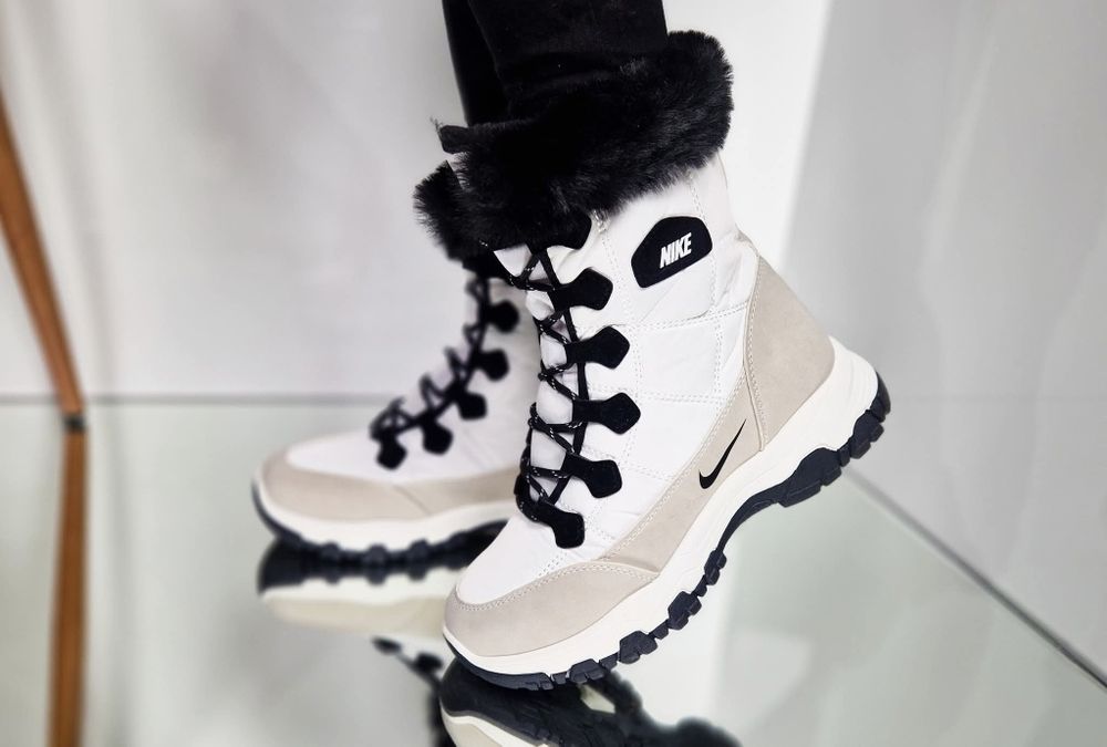 Дамски апрески и боти